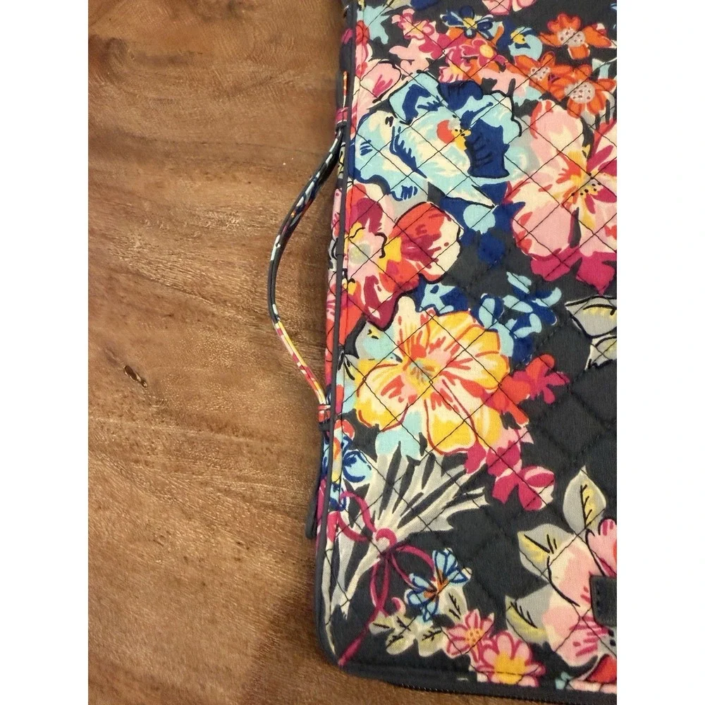 NWT Vera‎ Bradley Laptop Organizer In Pretty Posies 14x11